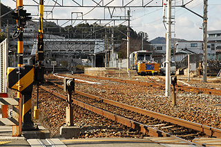 山陰本線八木駅近くの踏切