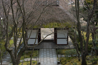 常寂光寺の仁王門