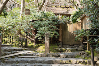 祇王寺 参拝口へ続く小道