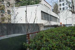 東立川駐屯地の正門