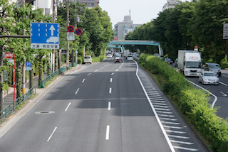 千歳台交差点 迴沢粕谷歩道橋から南側を望む