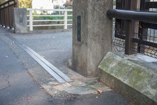 仙川 東原橋右岸下流側の親柱2