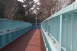 歩道橋の上　砧公園方向