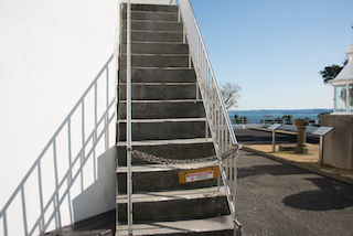 観音崎灯台の外階段