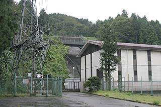 須側発電所の近景